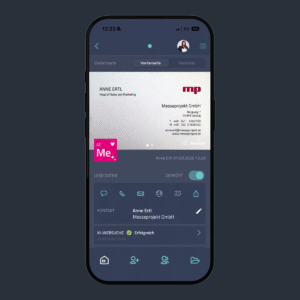 Smartphone showing myStandLeads with a scanned business card, the automatically recognised contact details and a successful AI web search